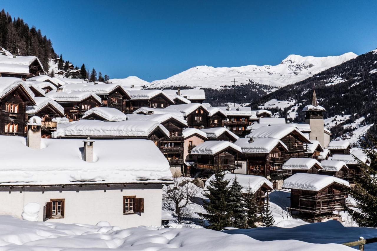 Hotel Cristal - Swiss Riders Lodge Гріменц Екстер'єр фото